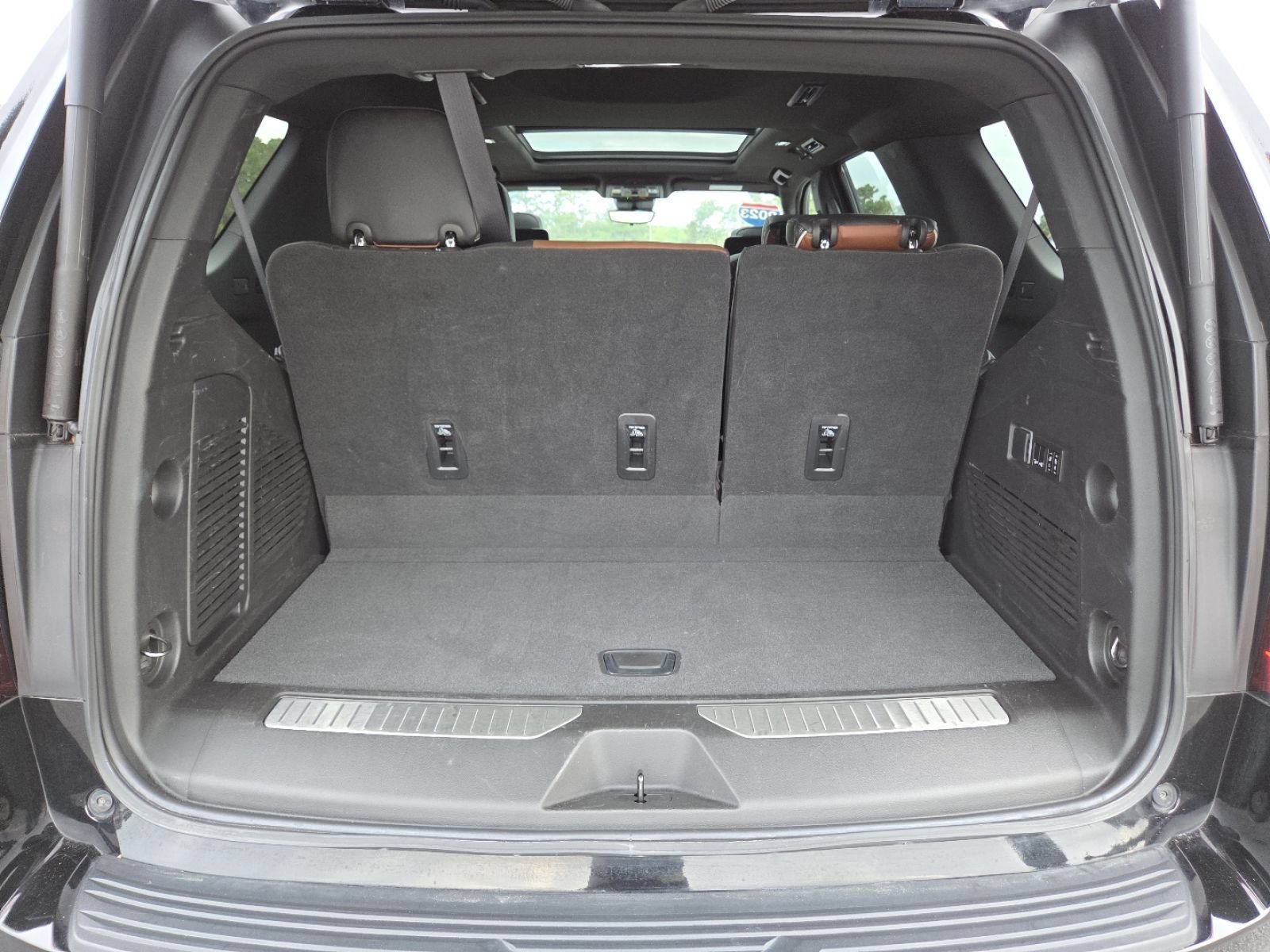 Used 2023 GMC Yukon Denali Ultimate AWD/4WD image 29