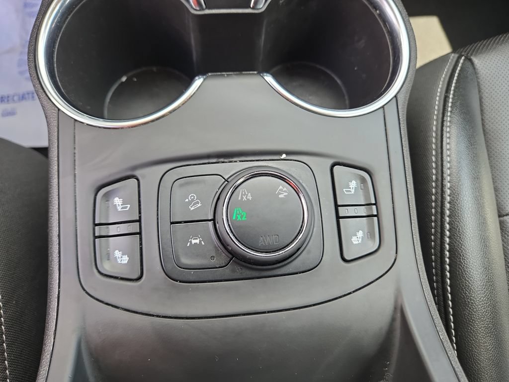 Used 2024 GMC Terrain SLT AWD/4WD image 25