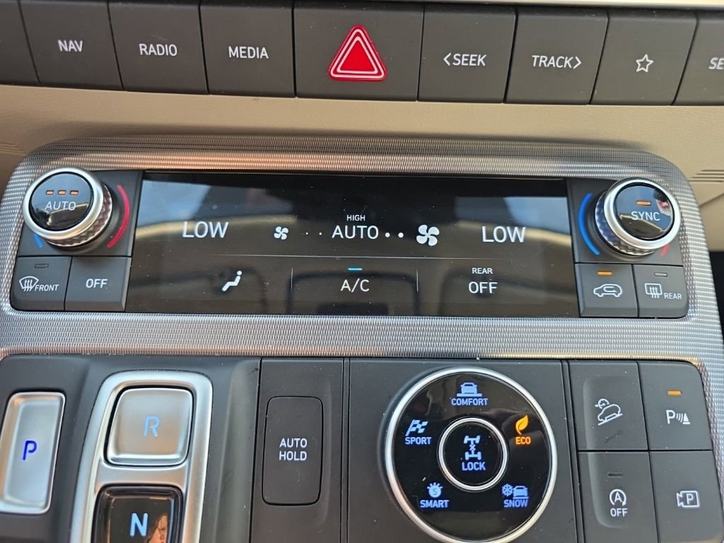 Used 2024 Hyundai Palisade Calligraphy image 34