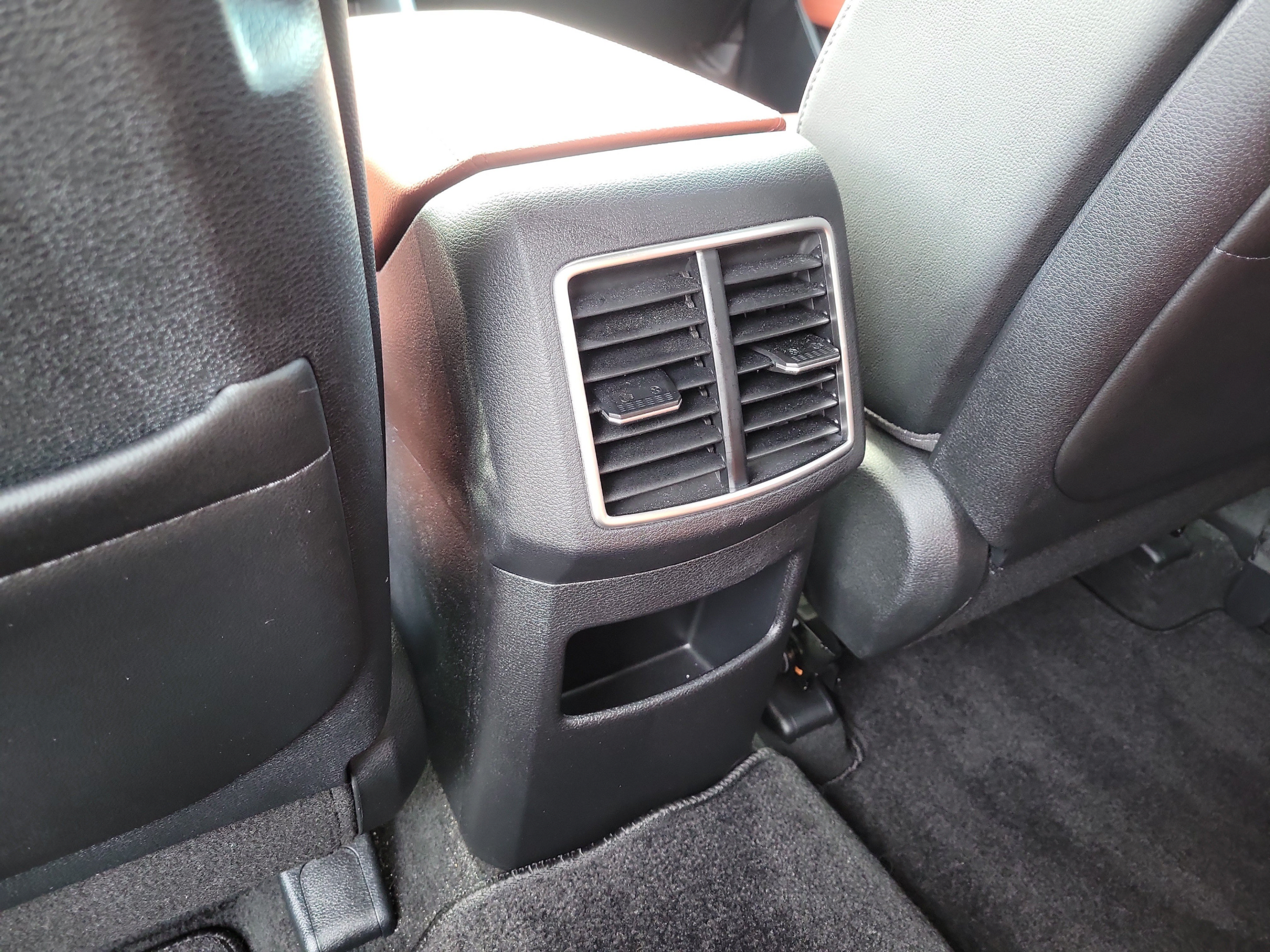 Used 2025 Kia Sportage SX FWD image 12