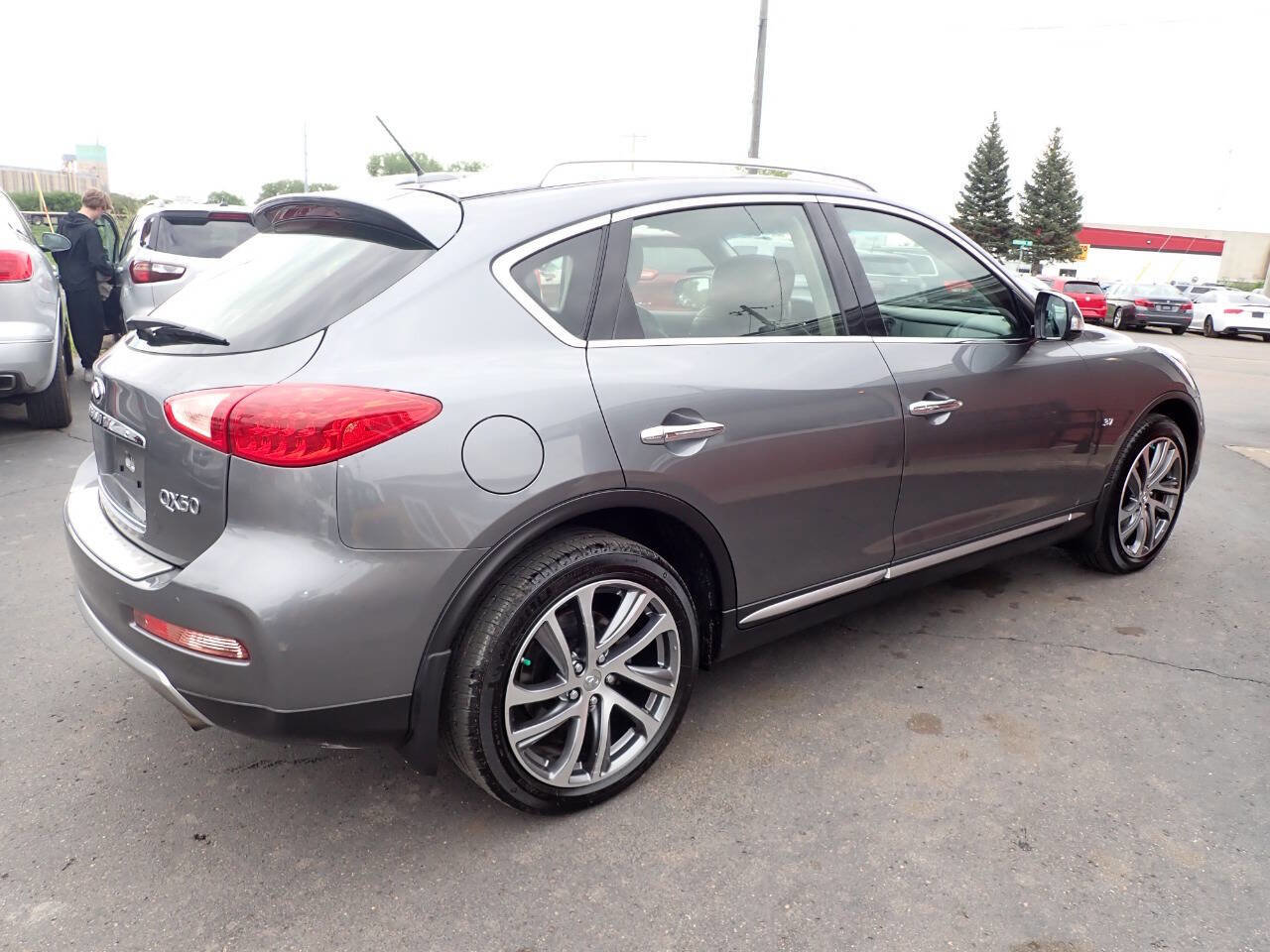 Used 2017 INFINITI QX50 AWD w/ Technology Package image 6