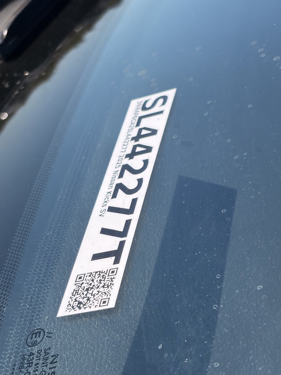 Used 2025 Nissan Kicks SV FWD image 18
