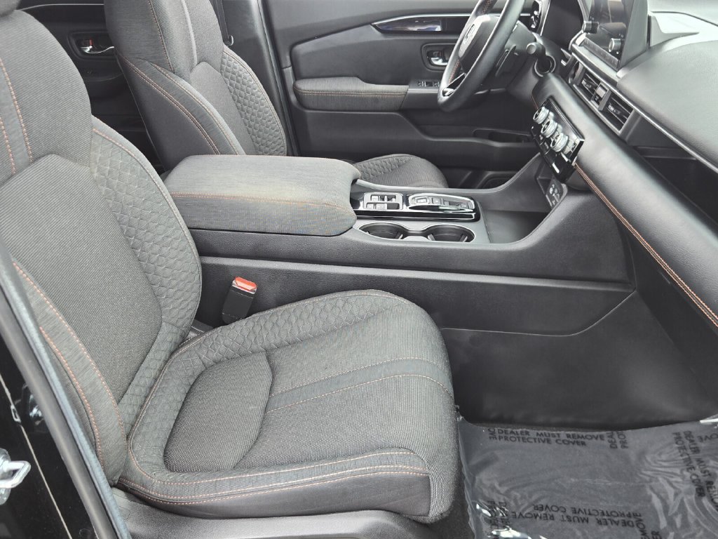 Certified 2025 Honda Pilot Sport image 16