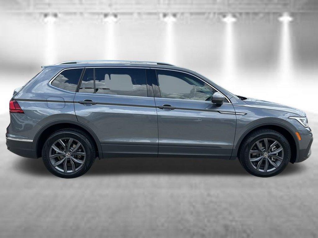Certified 2023 Volkswagen Tiguan SE w/ Panoramic Sunroof Package FWD image 7