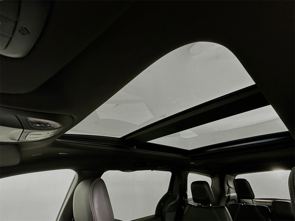 New 2026 Chrysler Pacifica Select image 14