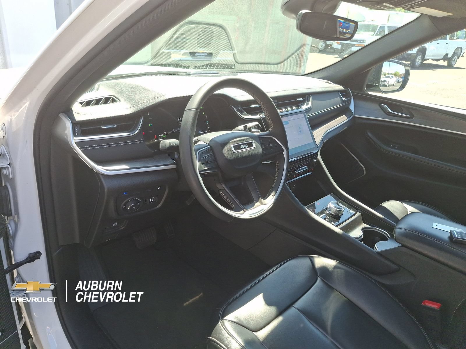 Used 2024 Jeep Grand Cherokee Limited 4xe AWD/4WD image 12