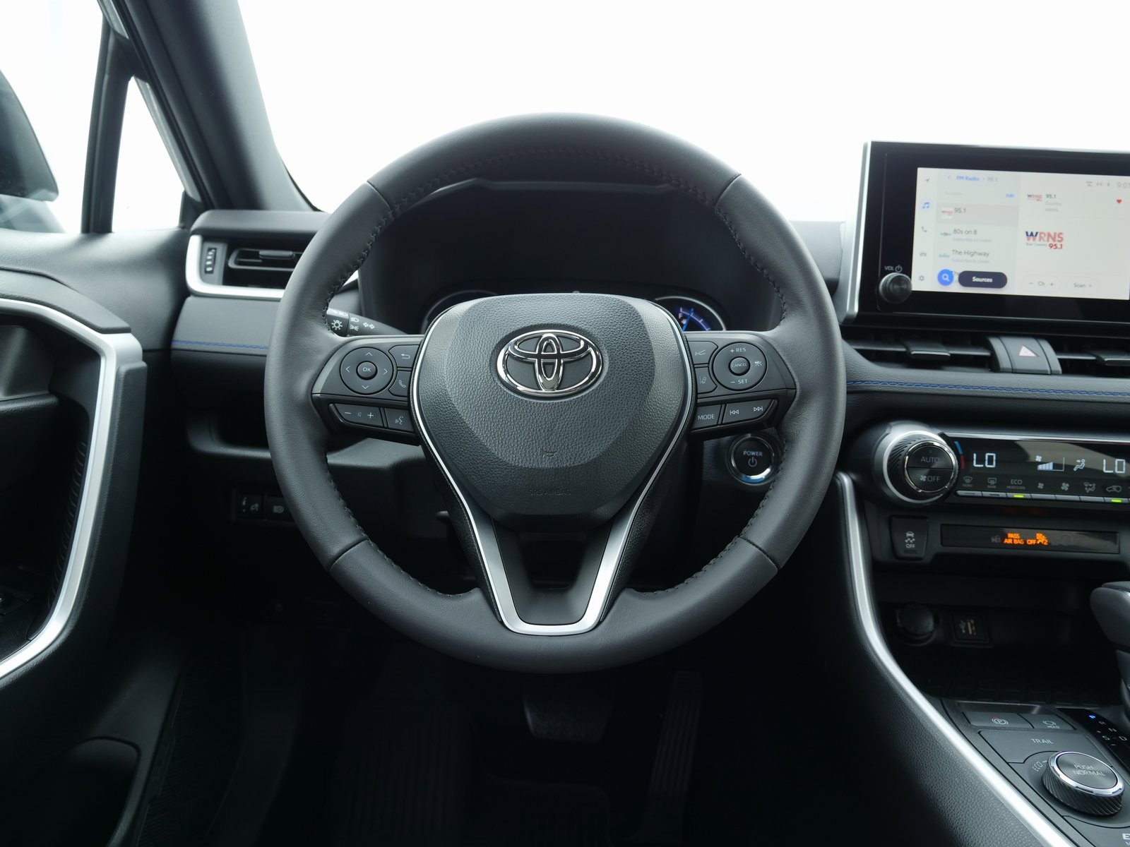 Used 2023 Toyota RAV4 SE image 19