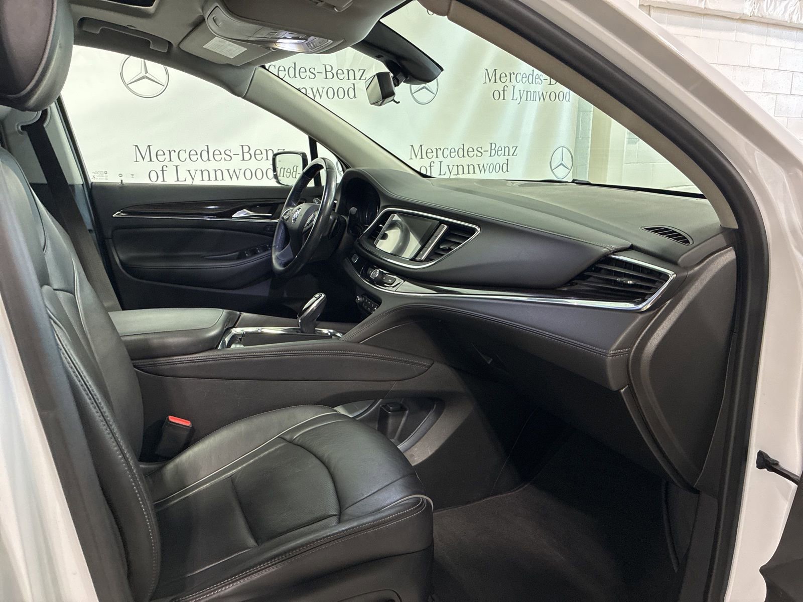 Used 2021 Buick Enclave Avenir w/ Avenir Technology Package image 30