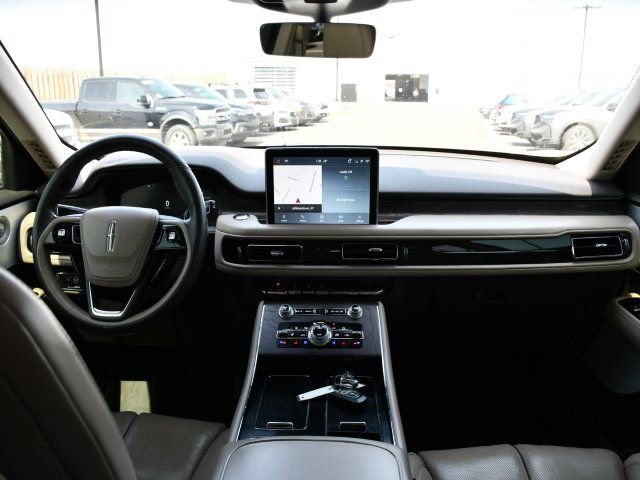 Used 2022 Lincoln Aviator Reserve w/ Equipment Group 201A image 17
