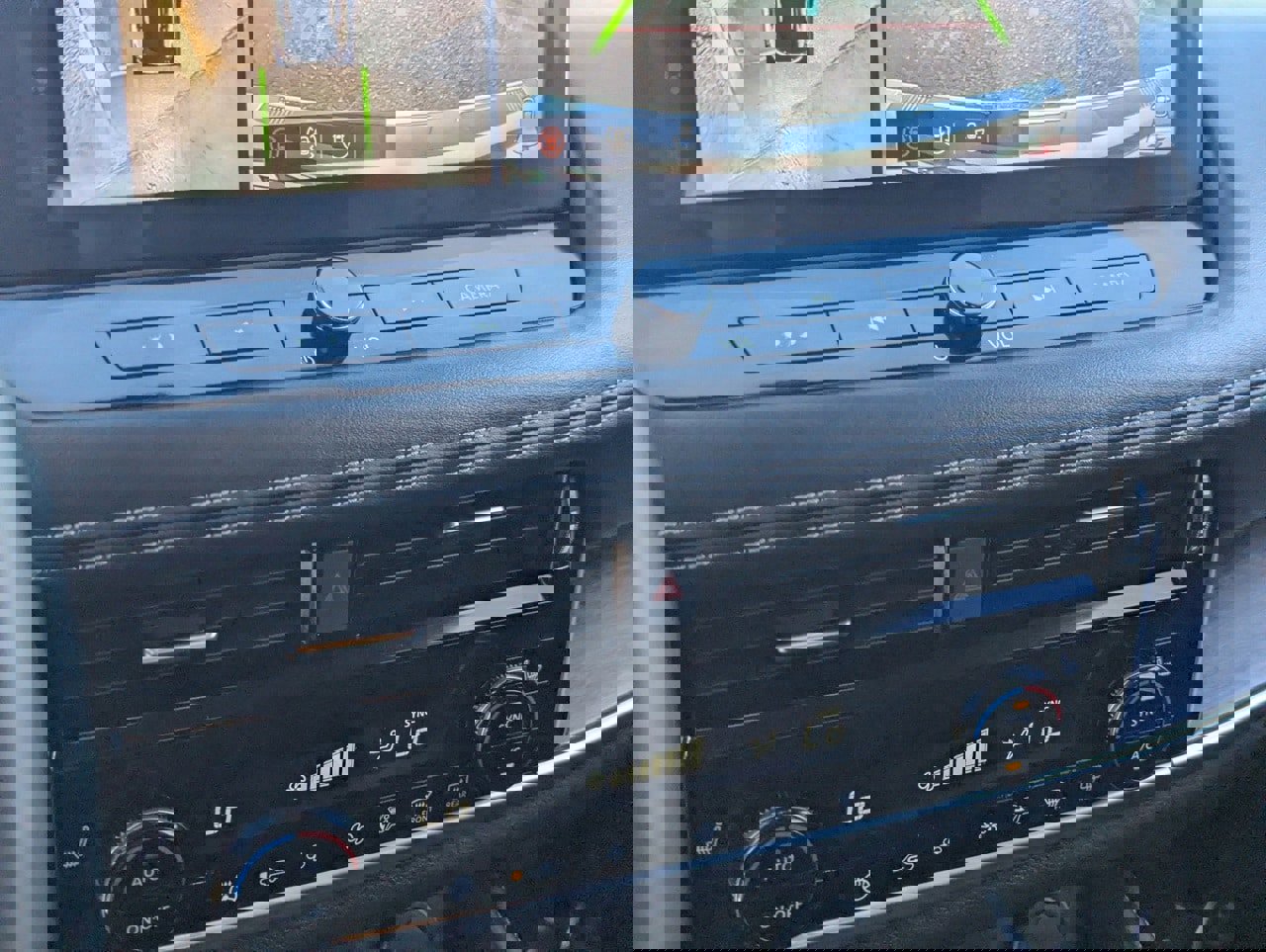 Certified 2025 Nissan Rogue Platinum image 25