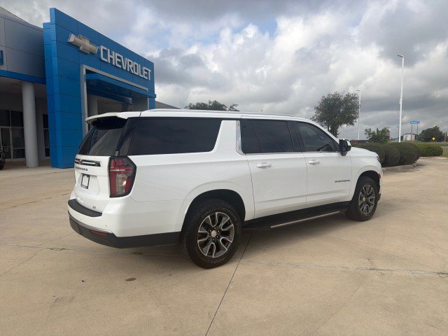 Used 2023 Chevrolet Suburban LT RWD image 16