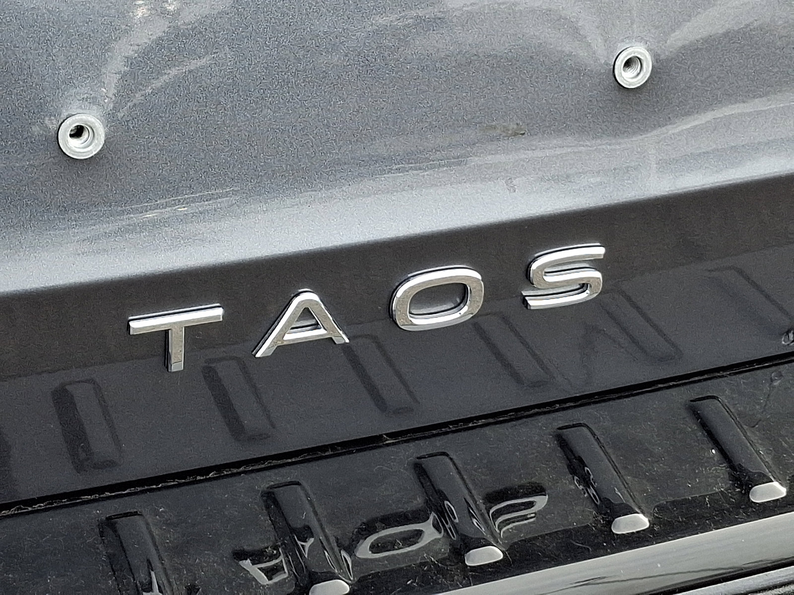 Certified 2025 Volkswagen Taos S image 30