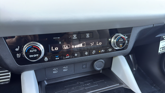 New 2026 Mitsubishi Outlander SEL AWD/4WD image 19