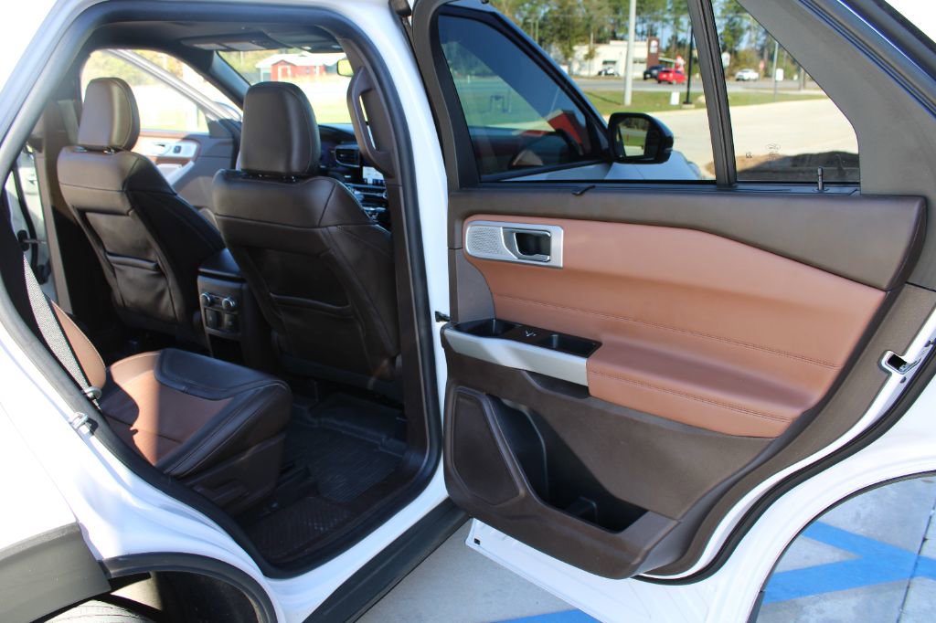 Used 2021 Ford Explorer King Ranch w/ Premium Technology Package image 15