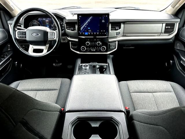 Used 2024 Ford Expedition XLT image 29