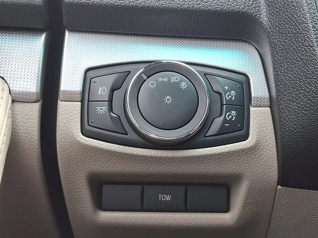 Used 2015 Ford Explorer XLT AWD/4WD image 22