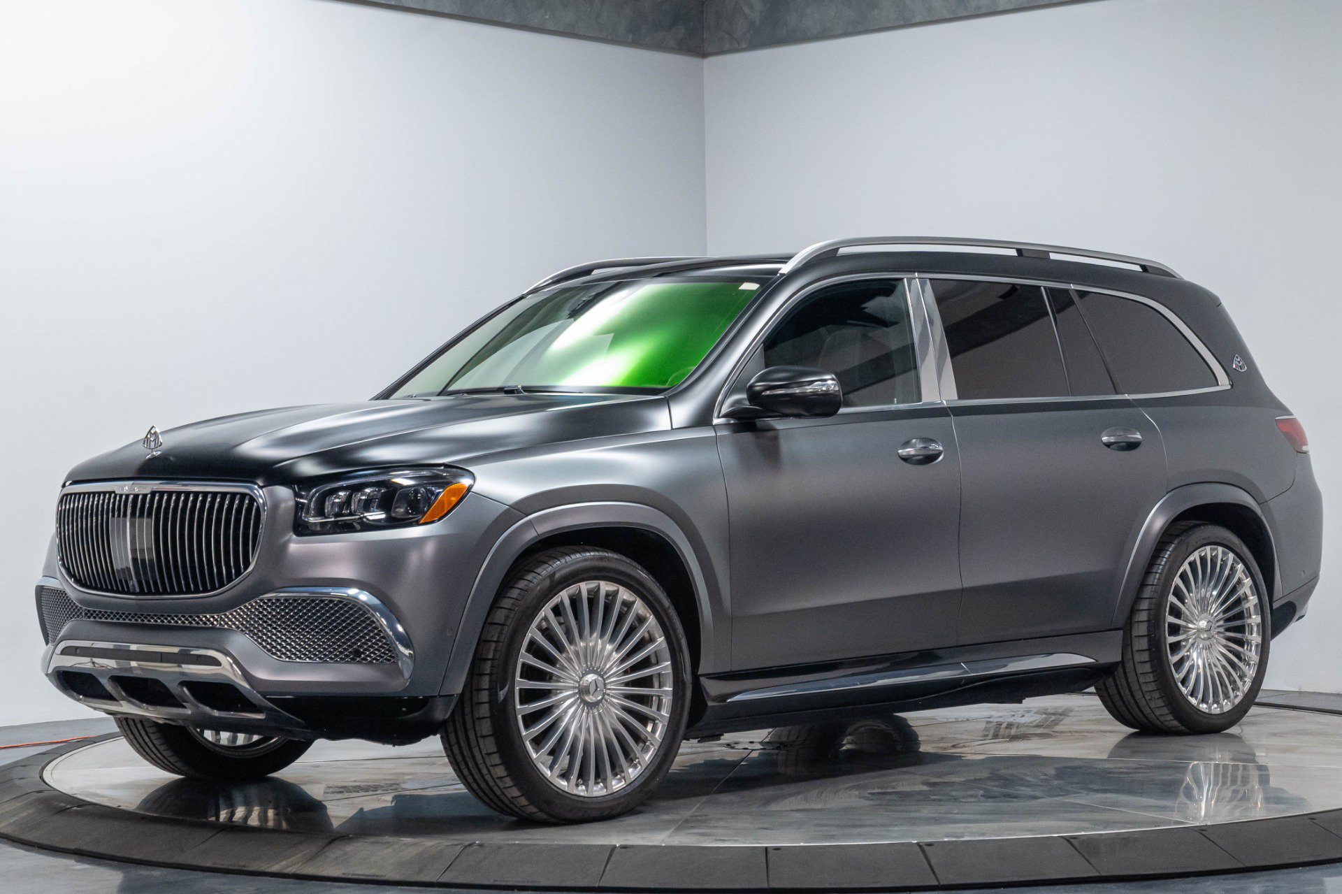 Used 2022 Mercedes-Benz Maybach GLS 600 4MATIC image 2