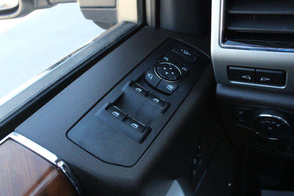 Used 2022 Ford F350 King Ranch w/ King Ranch Ultimate Package AWD/4WD image 8