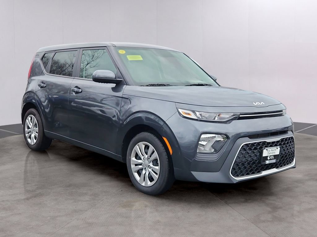 Used 2022 Kia Soul LX image 3