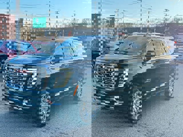New 2026 GMC Yukon XL Denali w/ Denali Reserve Package image 2