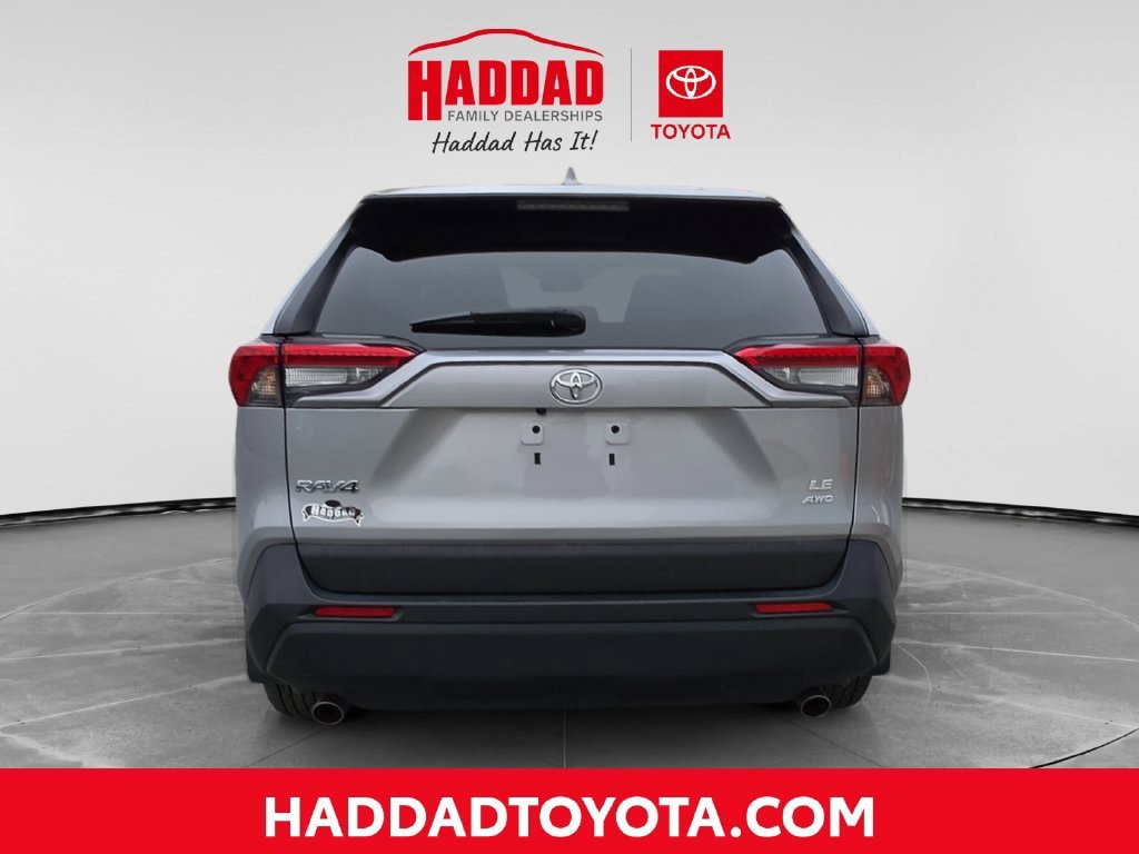 Certified 2025 Toyota RAV4 LE AWD/4WD image 4