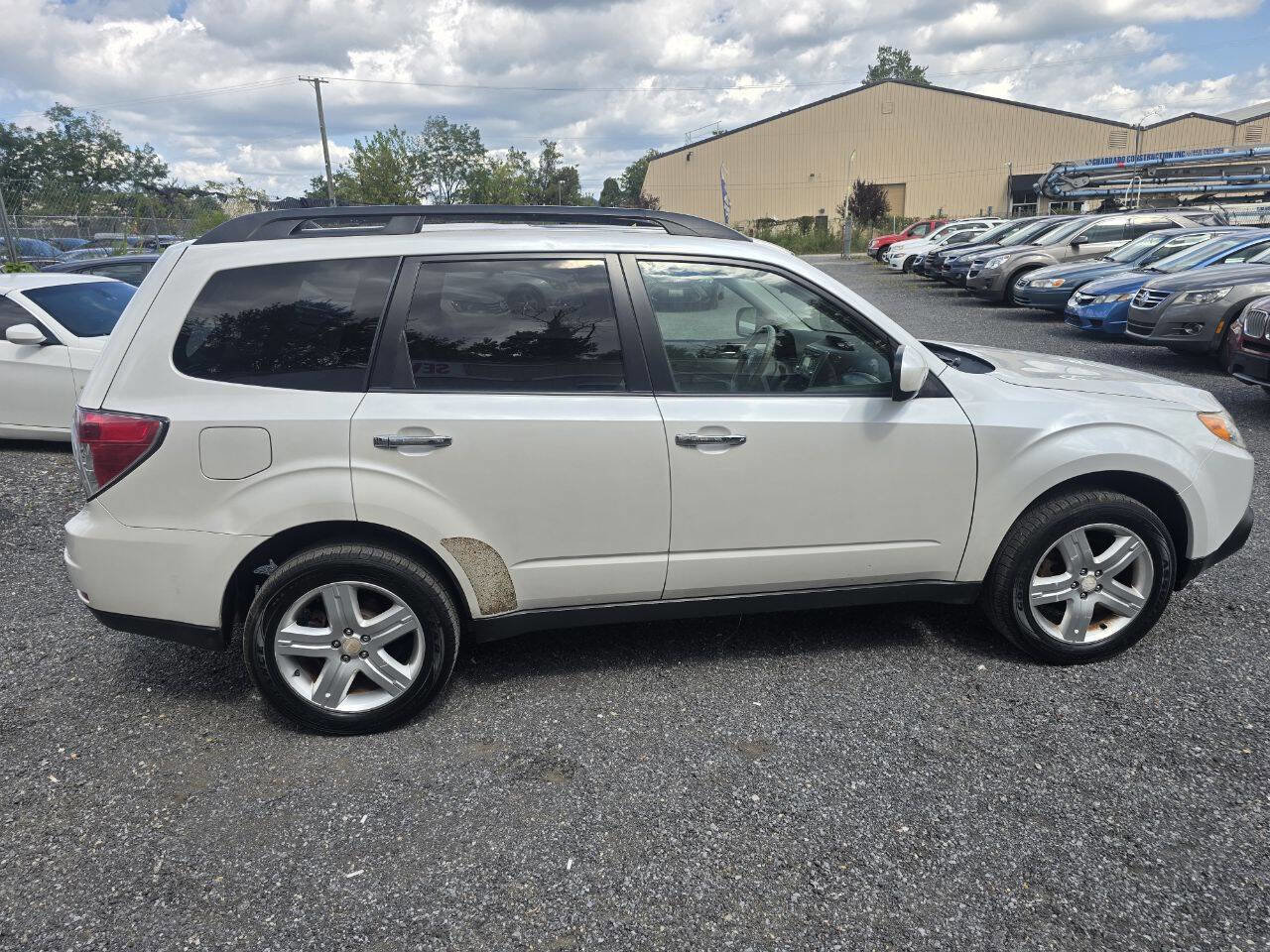 Used 2010 Subaru Forester 2.5X Premium image 10