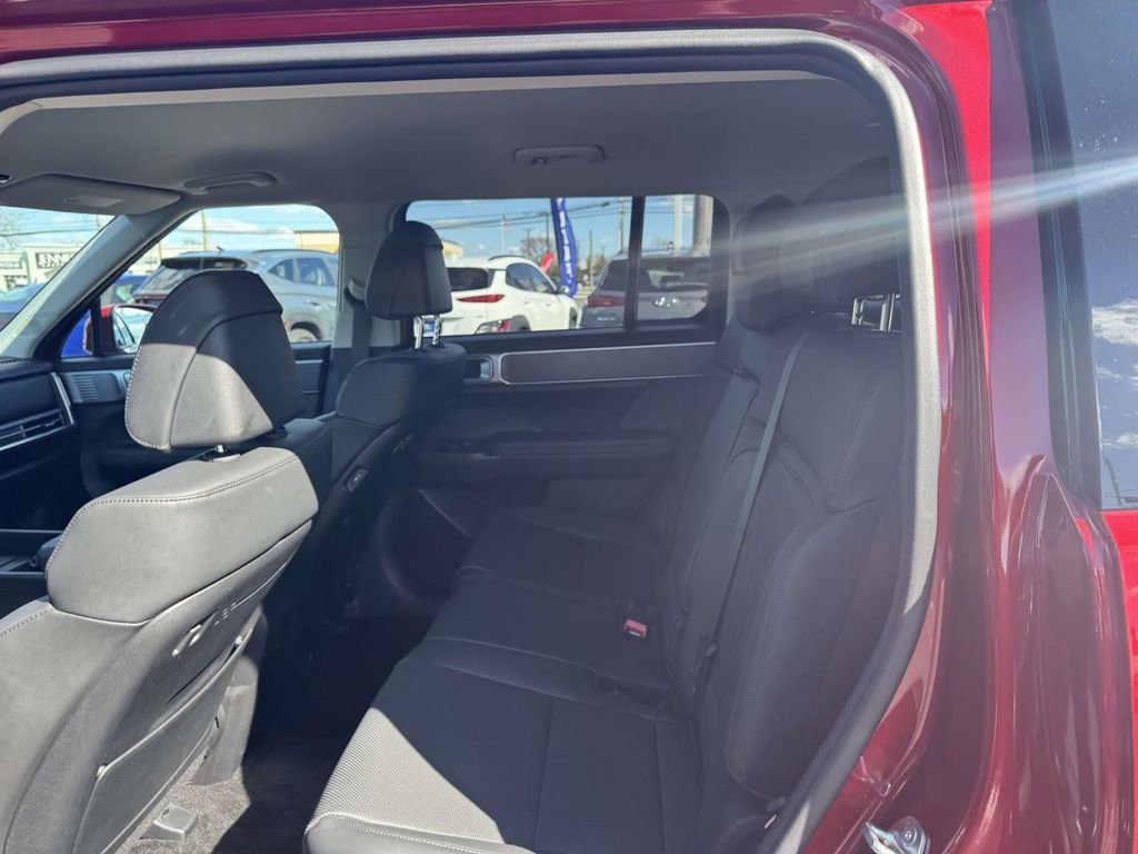 Used 2025 Hyundai Santa Fe SEL image 12