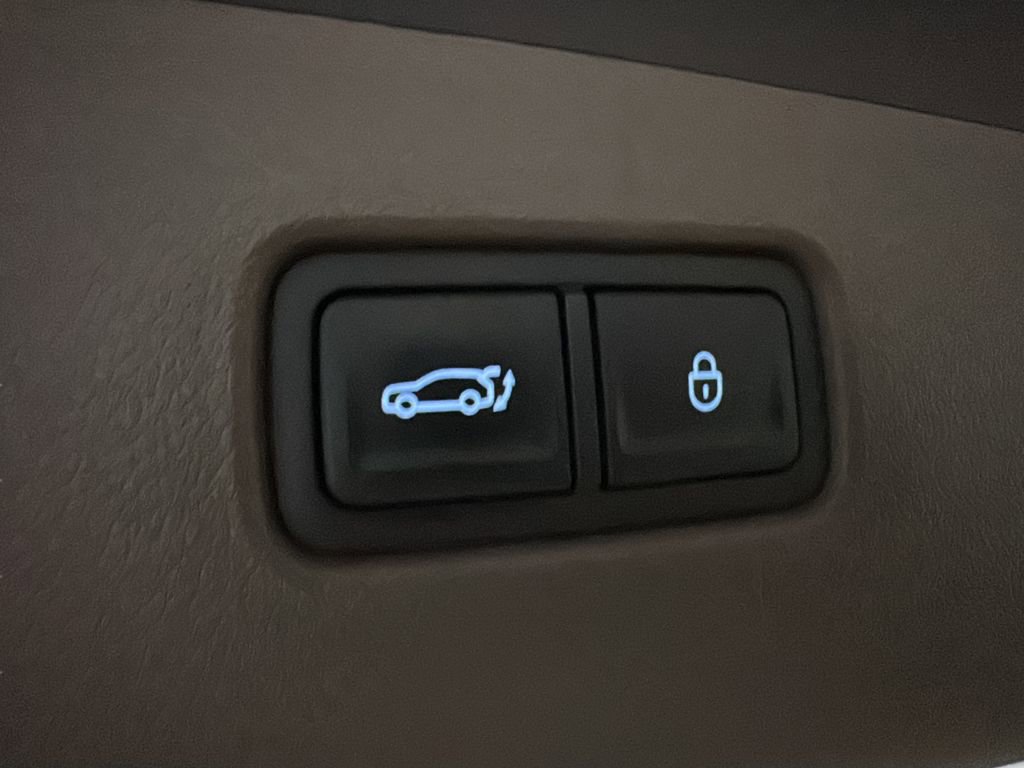 Certified 2026 Genesis GV70 2.5T Advanced image 19