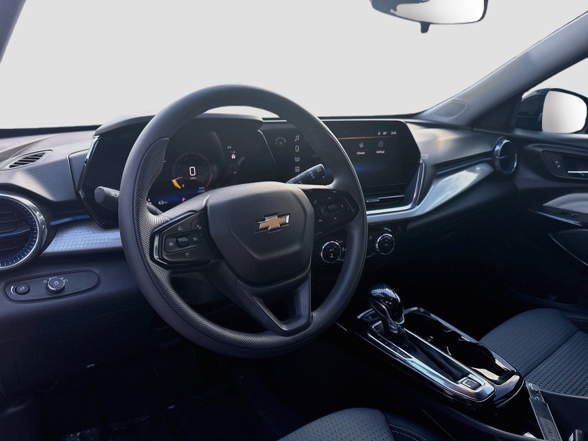 Used 2026 Chevrolet Trax LT FWD image 9