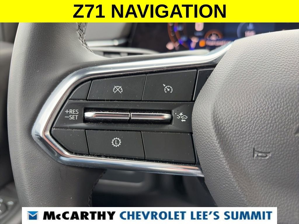 Used 2025 Chevrolet Suburban Z71 AWD/4WD image 18