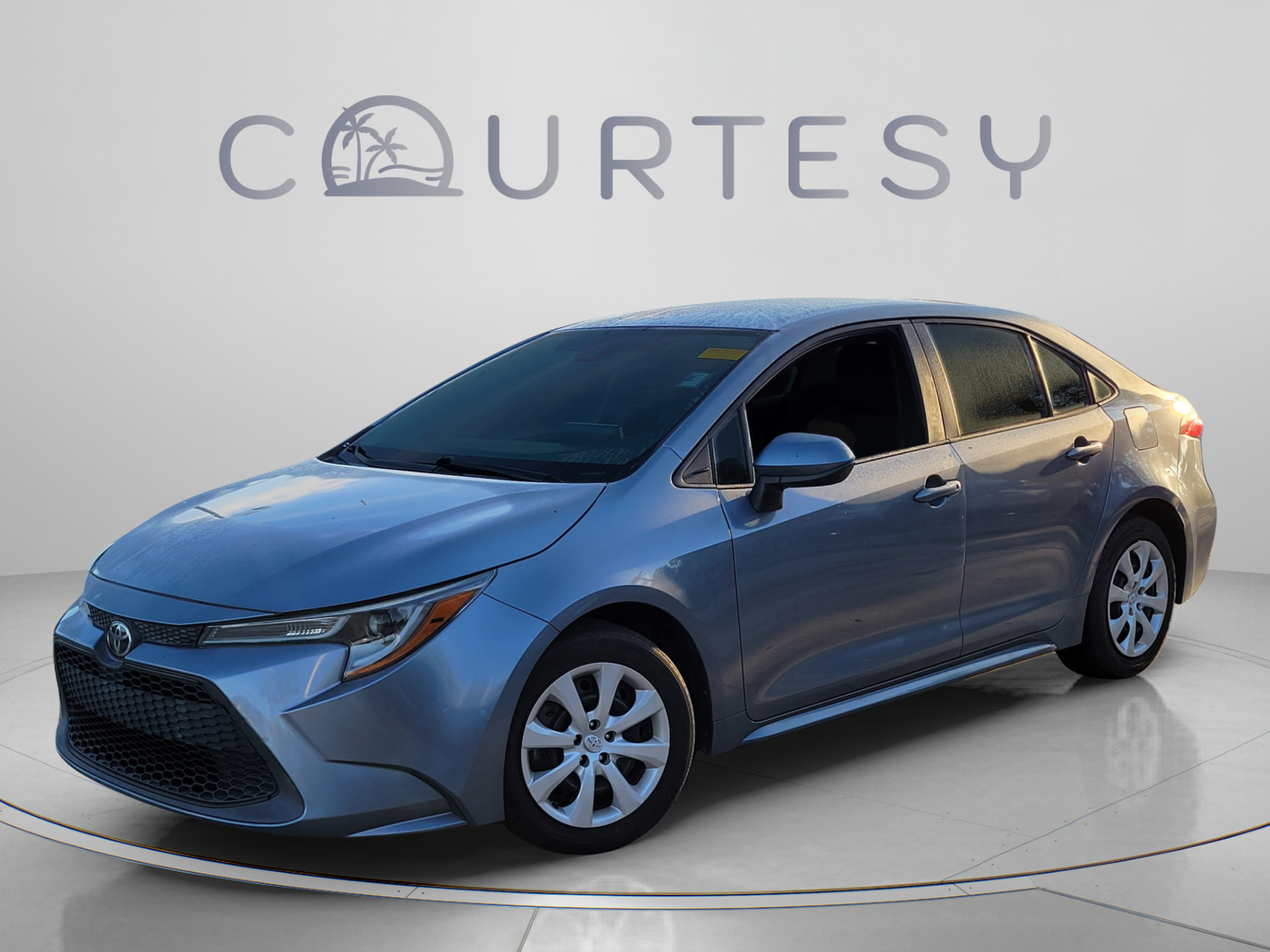 Used 2021 Toyota Corolla LE FWD image 1