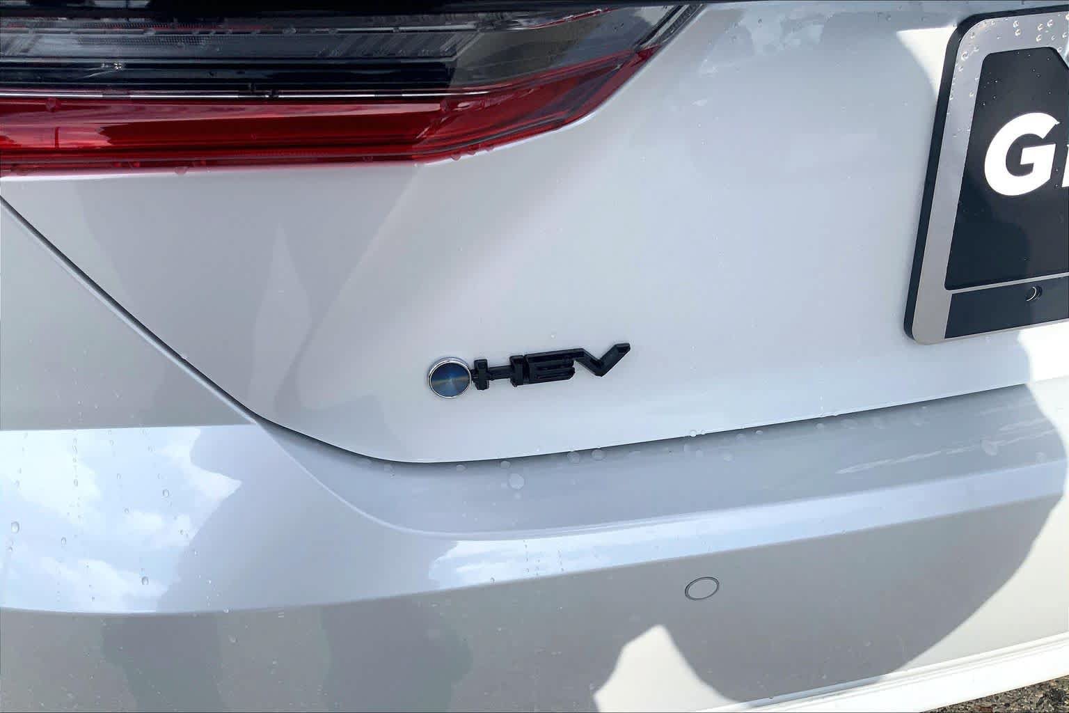 New 2026 Toyota Camry Hybrid FWD image 15