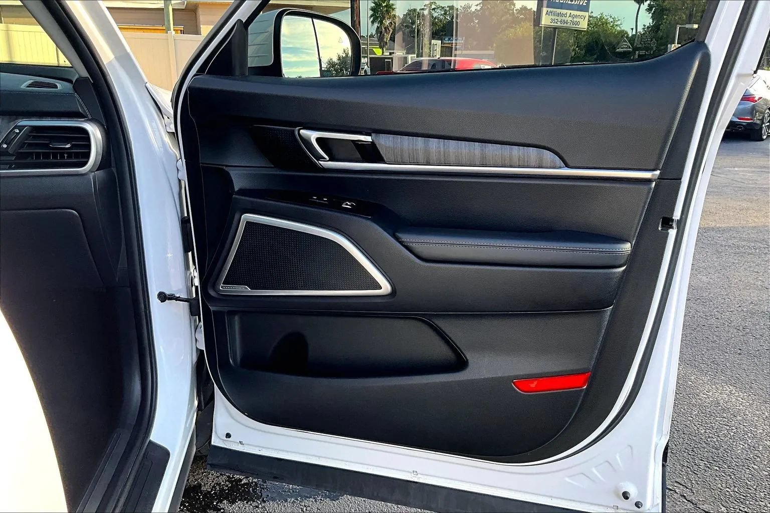 Used 2024 Kia Telluride EX AWD/4WD image 19