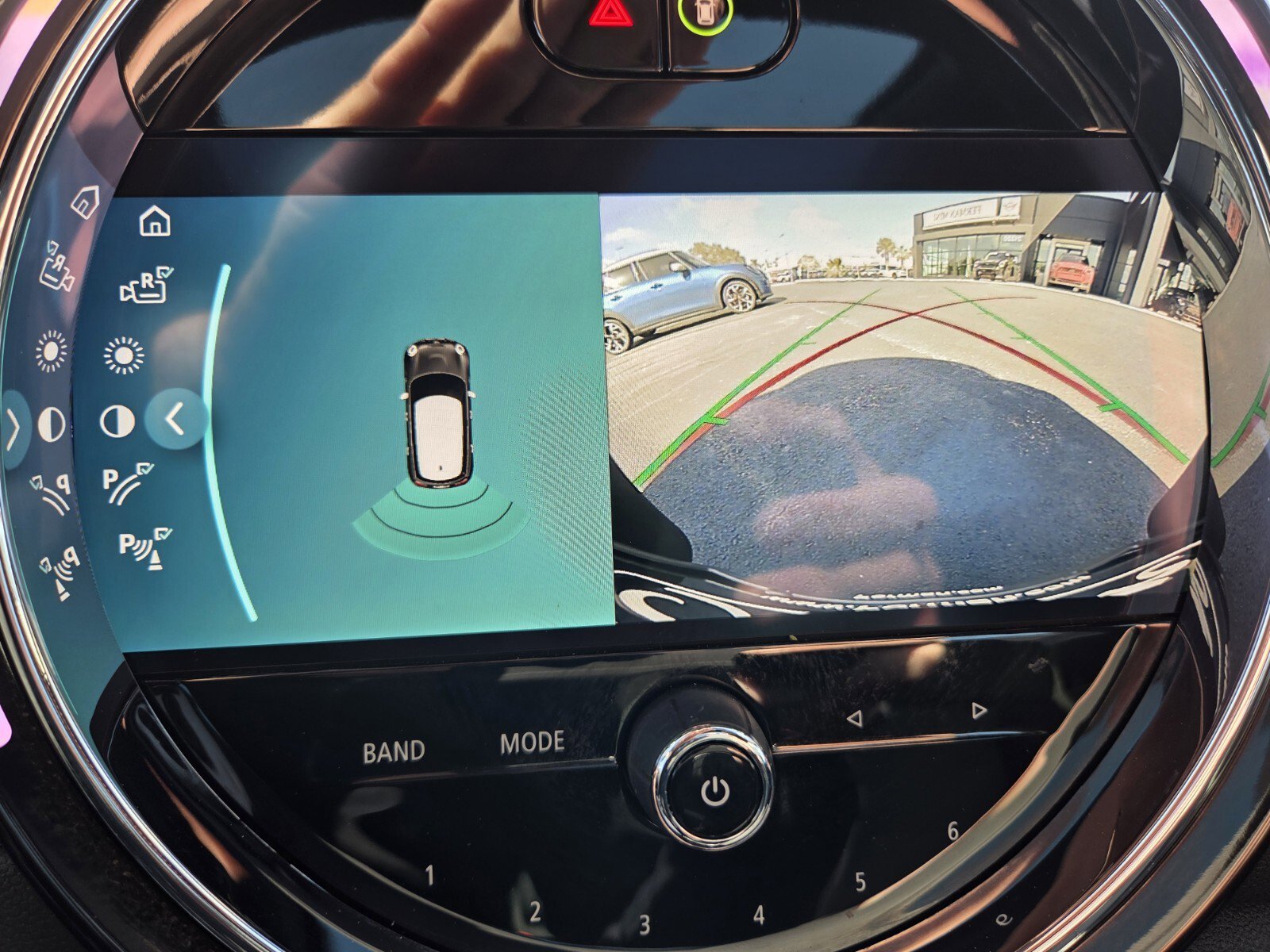 Used 2022 MINI Cooper Clubman S w/ Premium Package image 25