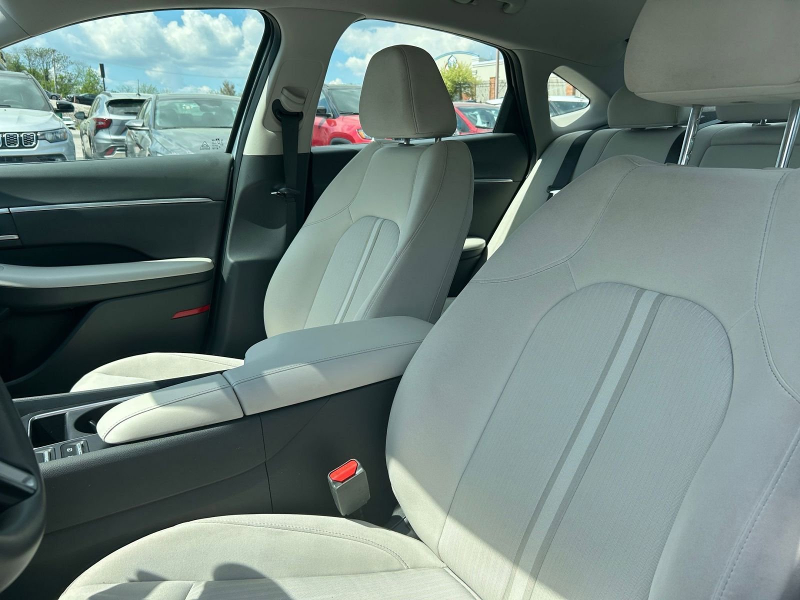 Used 2025 Hyundai Sonata SEL FWD image 31