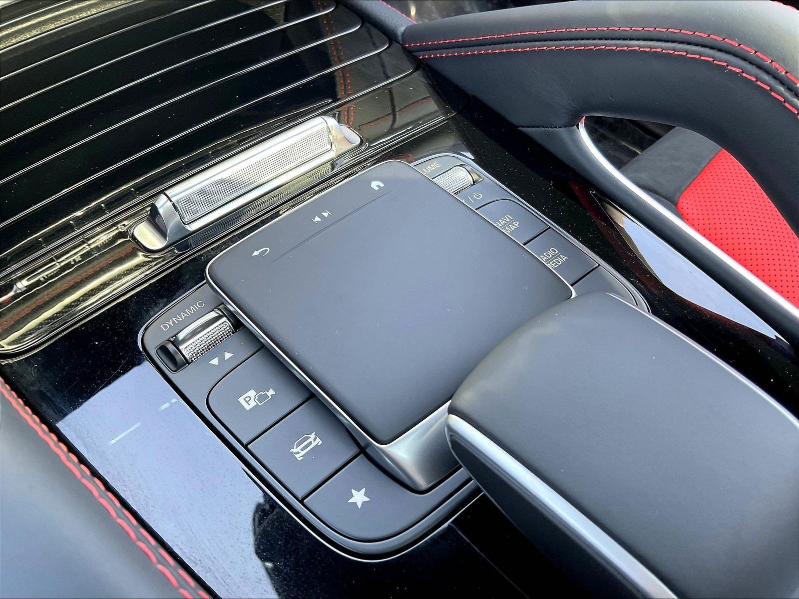 Certified 2024 Mercedes-Benz GLE 53 AMG 4MATIC image 39