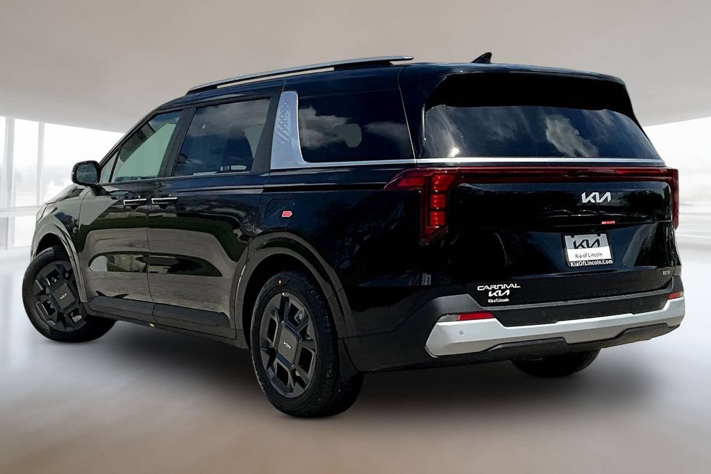 New 2026 Kia Carnival EX FWD image 3