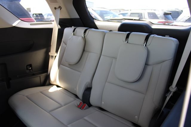 Used 2021 Ford Explorer Platinum w/ Equipment Group 601A AWD/4WD image 17