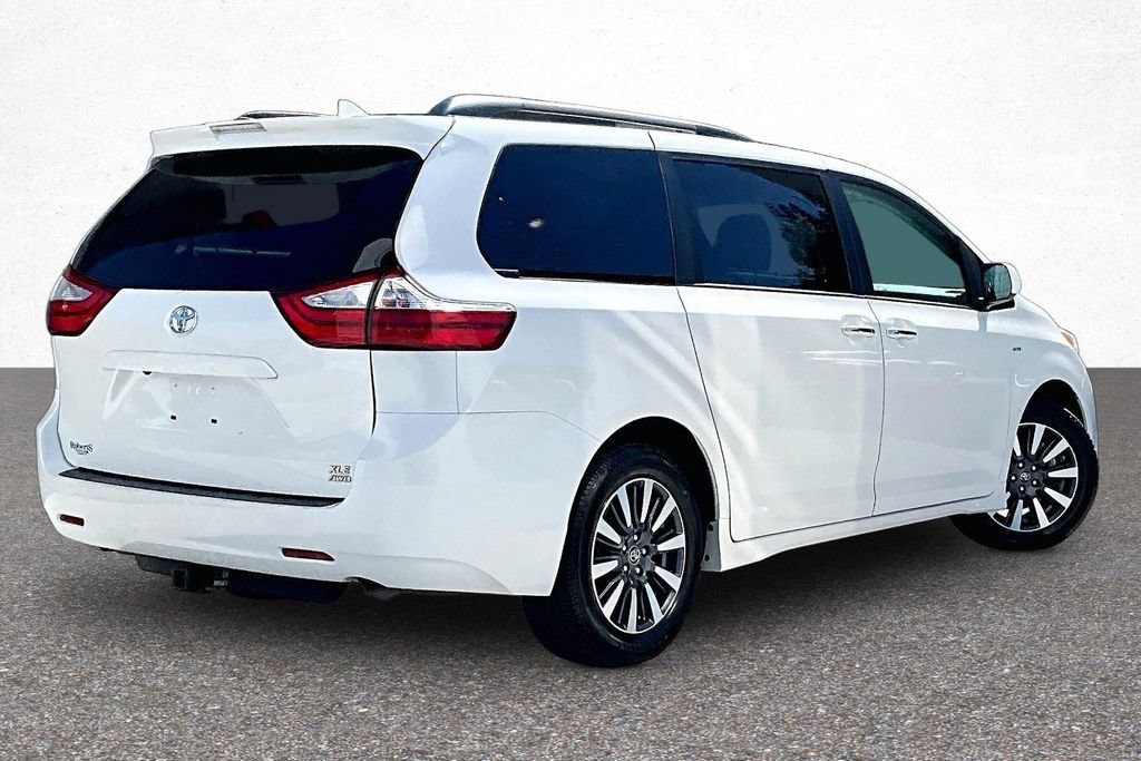 Used 2018 Toyota Sienna XLE AWD/4WD image 7