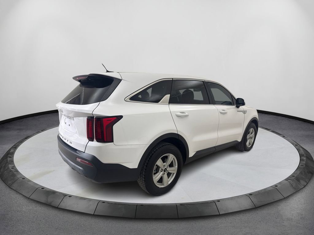 Used 2022 Kia Sorento LX FWD image 5