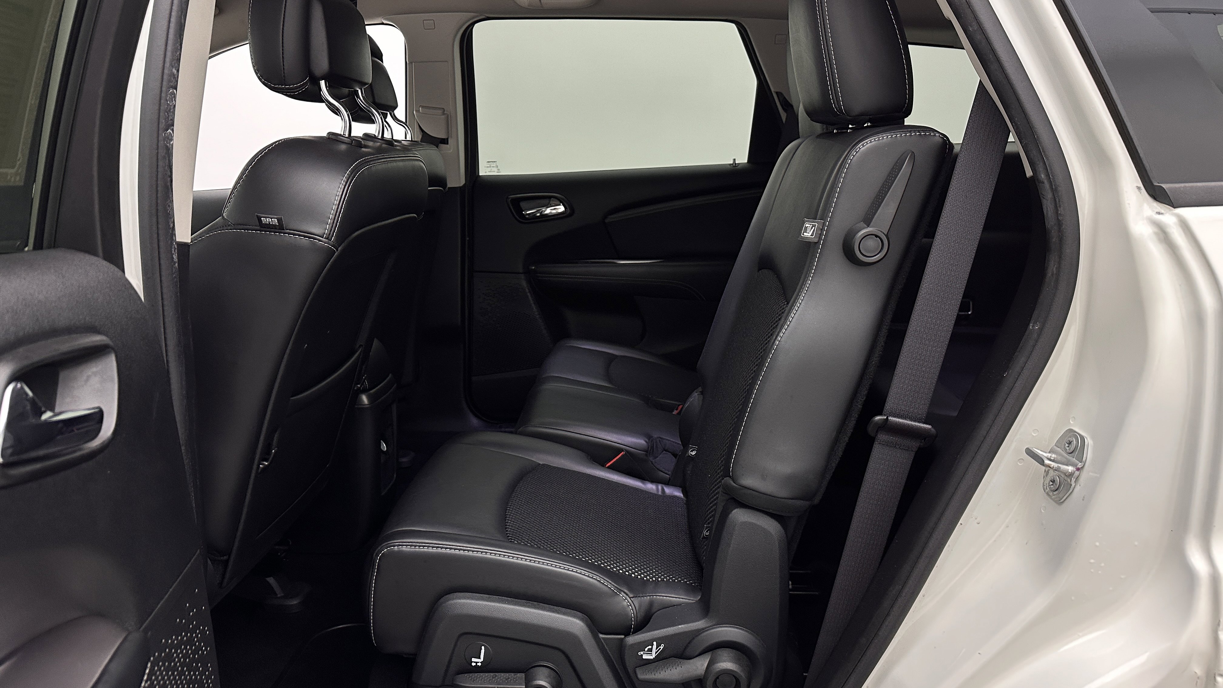 Used 2016 Dodge Journey Crossroad FWD image 21