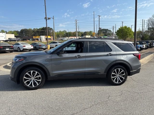 Certified 2025 Ford Explorer ST-Line AWD/4WD image 5