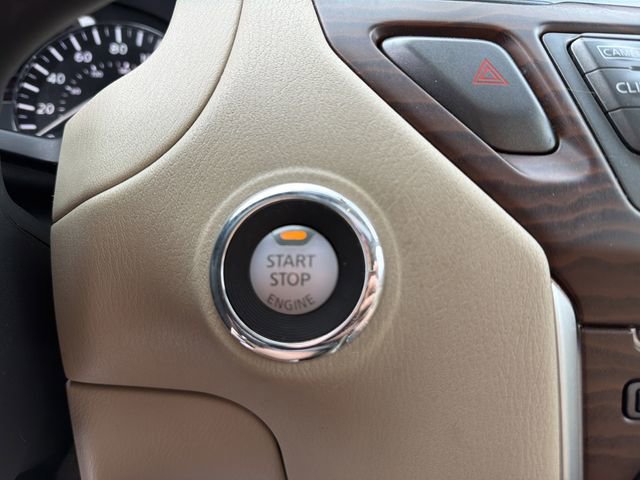 Used 2020 Nissan Pathfinder Platinum image 26