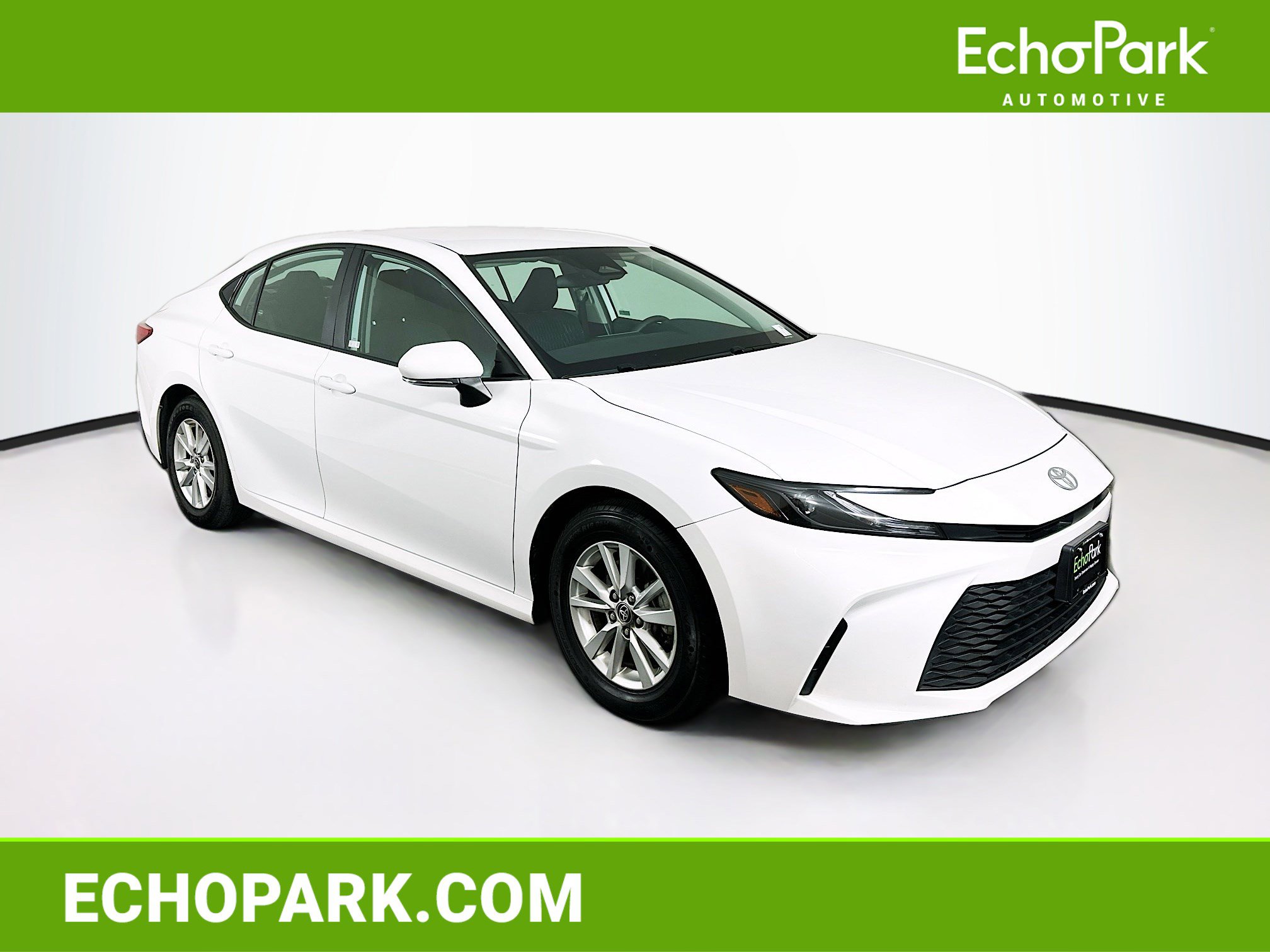 Used 2025 Toyota Camry LE image 1