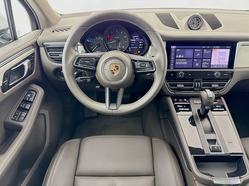 Certified 2023 Porsche Macan Turbo AWD/4WD image 25