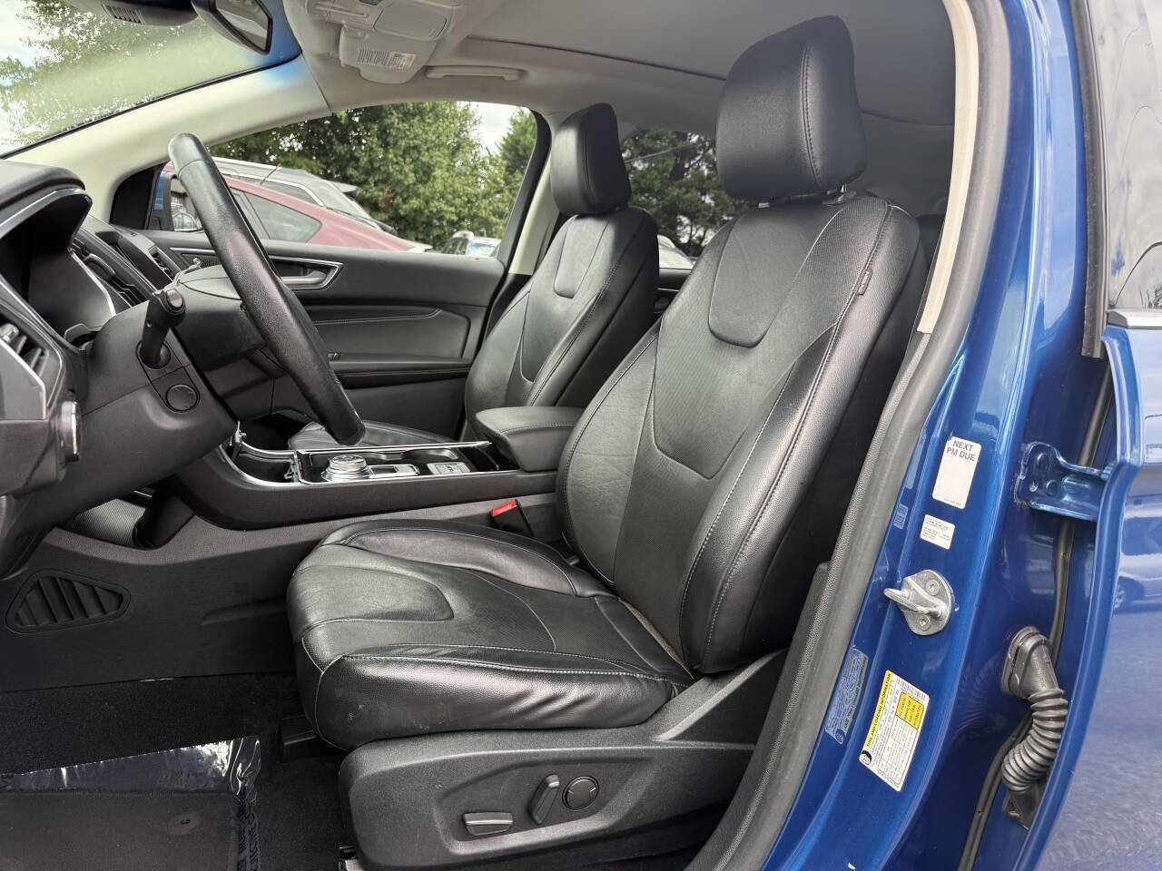 Used 2020 Ford Edge Titanium w/ Equipment Group 301A image 9