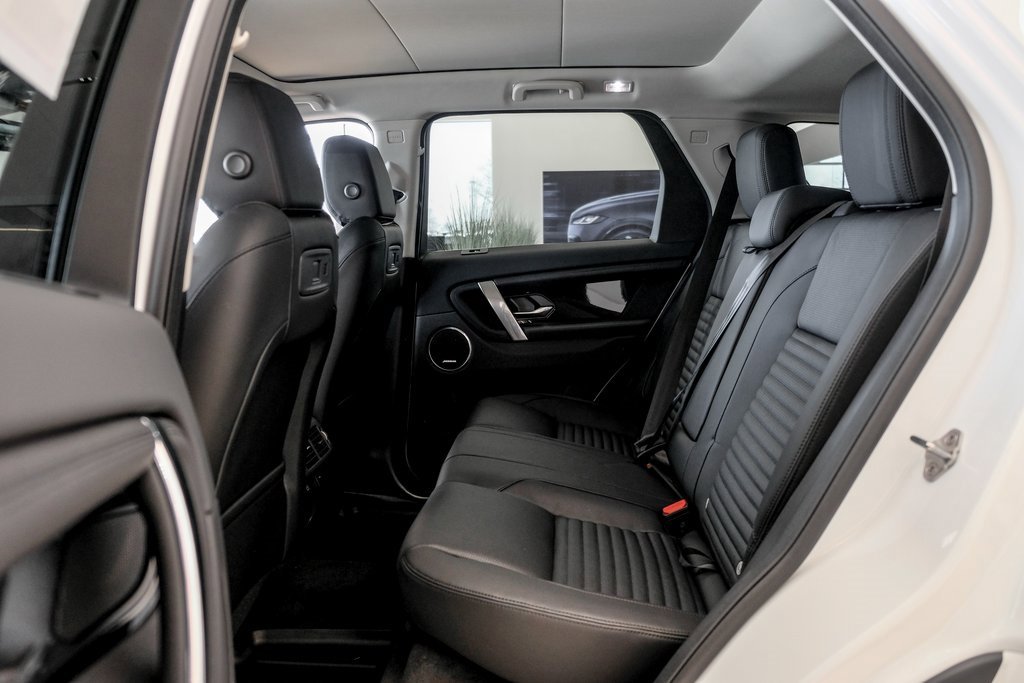 Used 2025 Land Rover Discovery Sport S image 15
