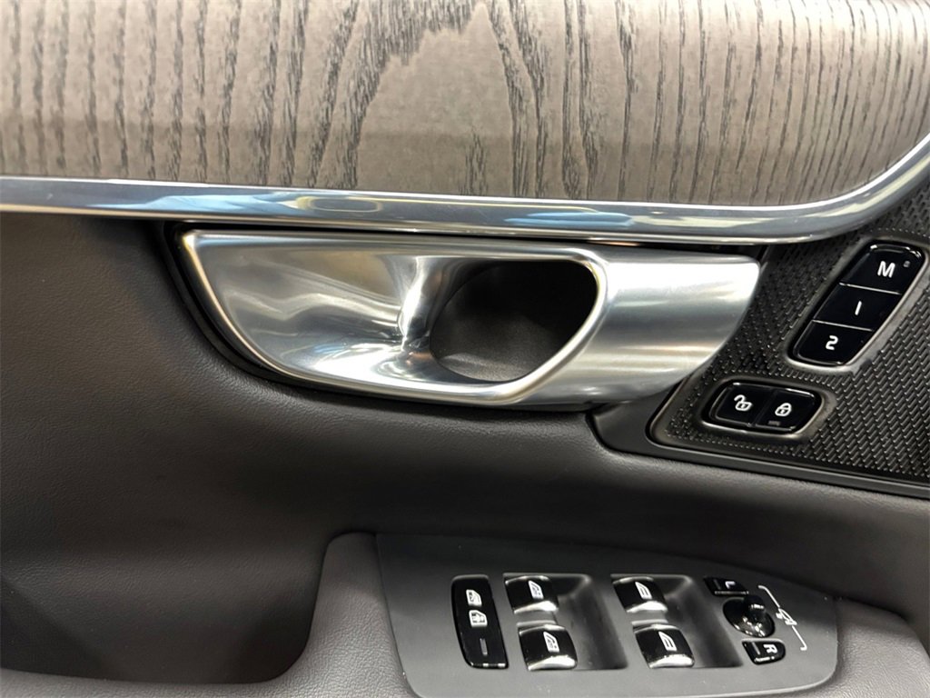 Certified 2024 Volvo S90 T8 Ultimate image 12