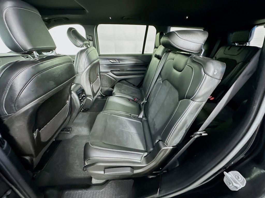 Certified 2024 Jeep Grand Cherokee L Altitude image 36