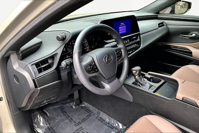 Used 2024 Lexus ES 350 w/ Premium Package image 12